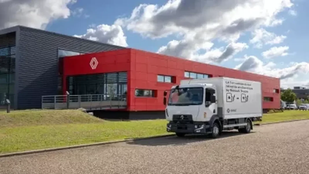 La compagnia transalpina ha ottenuto un'importante - nonché storica - omologazione per il primo camion convertito da veicolo a combustione interna ad elettrico a batterie: si tratta di un autocarro Renault Trucks D da 12 tonnellate.