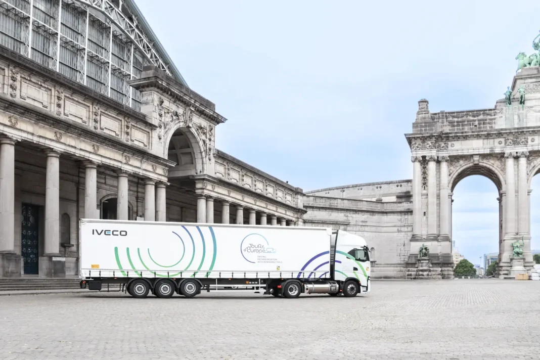 Si è recentemente concluso a Bruxelles il Tour d’Europe, un viaggio paneuropeo su strada di oltre 77.500 chilometri attraverso 16 paesi, con auto e veicoli industriali dotati di motori alimentati con combustibili rinnovabili.