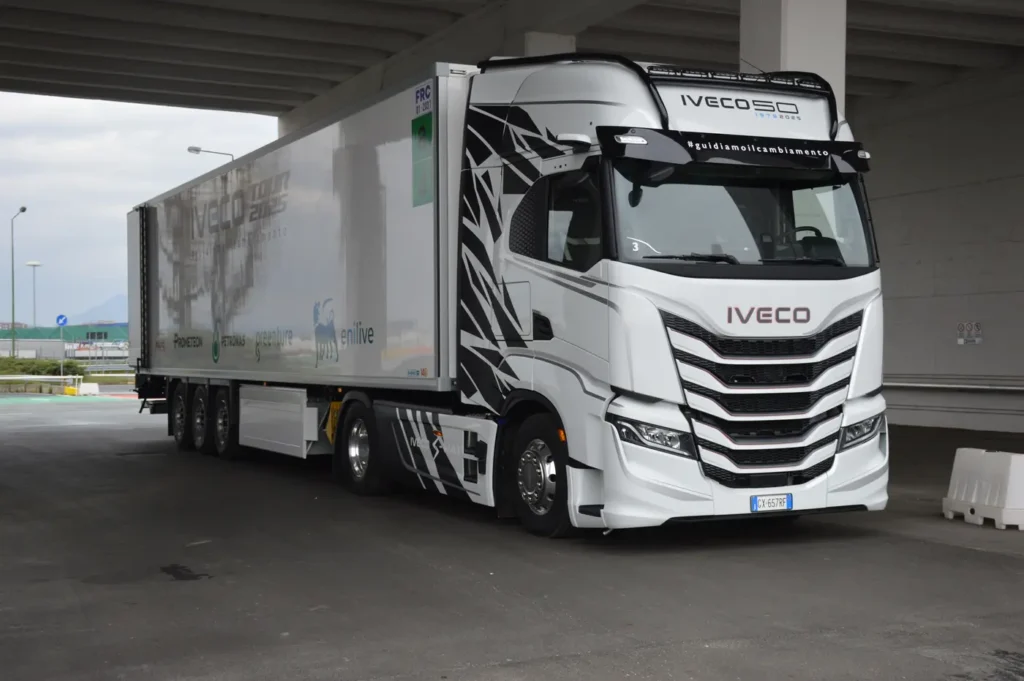 Si concluso con successo lo scorso giugno l’IVECO S-Way tour 2025, un evento itinerante in nove tappe da Nord a Sud della Penisola per presentare agli operatori del trasporto le caratteristiche della gamma pesante Model Year 2024. 