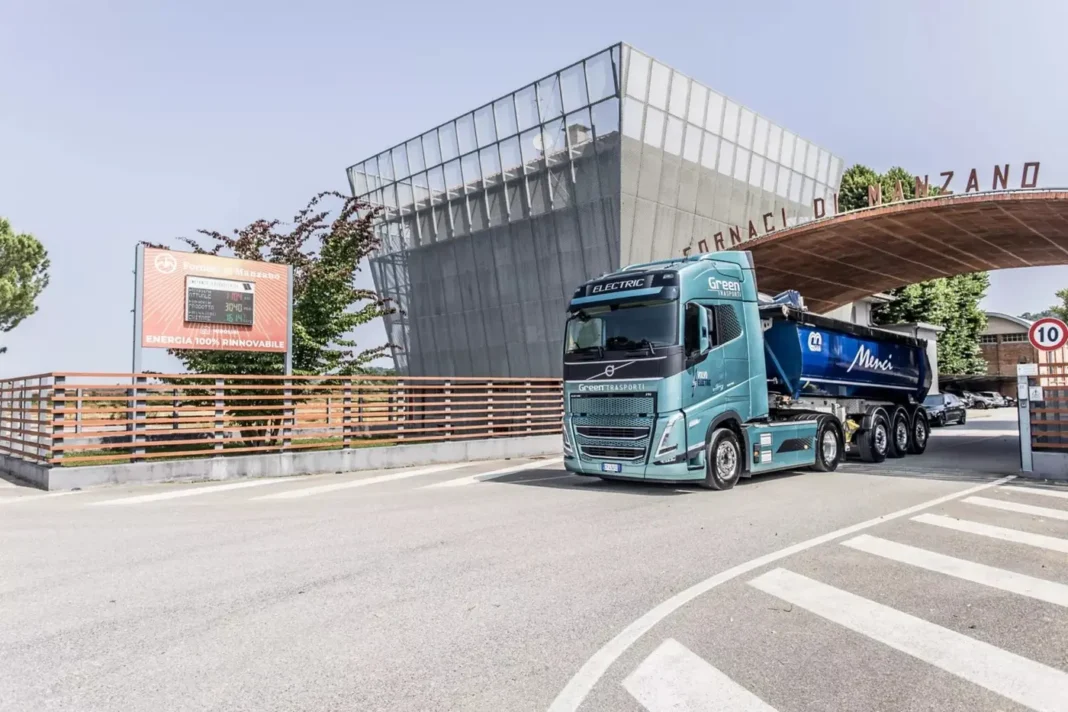 In Friuli Venezia Giulia, nel settore dei materiali da costruzione, è in atto una transizione ecologica fatta di tecnologie e di sinergie, in particolare quella tra Fornaci di Manzano, azienda specializzata nella produzione e nella vendita di laterizi da muro e laterizi per solai, Green Trasporti