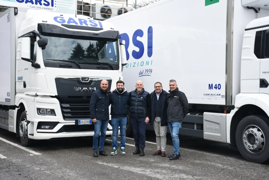 Due cabinati MAN, un TGX 26.470 e un TGS 26.360 allestiti con box isotermici rispettivamente di Lamberet e L’Idealcar sono entrati in servizio presso la flotta della Garsi Trasporti e Spedizioni per la movimentazione in regime di temperatura controllata (ATP) dei fiocchi di prosciutto di Parma.