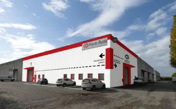Saccon Gomme ha completato l'acquisizione dell'azienda bresciana Pronto Ruota, che dal 1996 si è specializzata nella vendita di gomme in vari settori applicativi, come coperture superelastiche, ruote per il trasporto interno, anelli in vulkollan e in gomma, rulli e ruote per transpallet, ruote motrici, cerchi, cingoli e riempimenti.