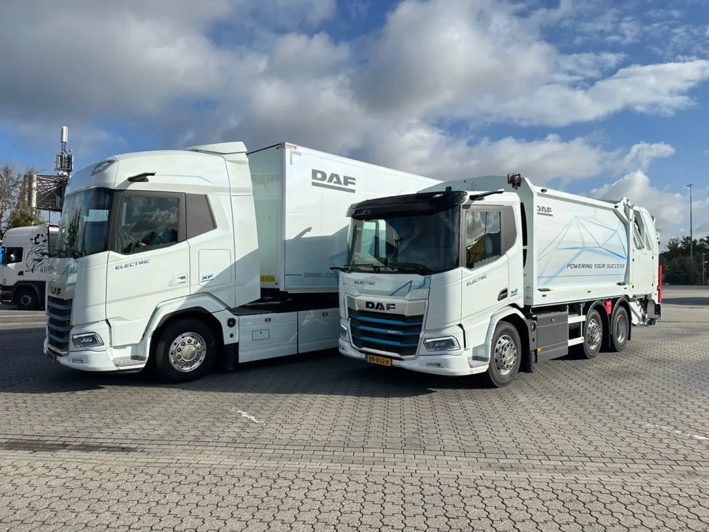 Dopo aver fatto da battistrada in Europa, con l’introduzione nel 2018 di un’offerta di prodotto completa di elettrici a batteria, DAF presenta la nuova generazione di BEV delle gamme XB, XD, e XF. 