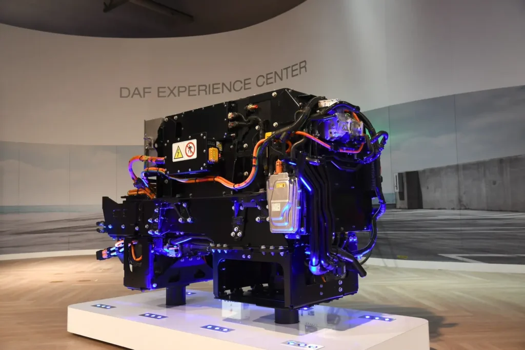 Dopo aver fatto da battistrada in Europa, con l’introduzione nel 2018 di un’offerta di prodotto completa di elettrici a batteria, DAF presenta la nuova generazione di BEV delle gamme XB, XD, e XF. 