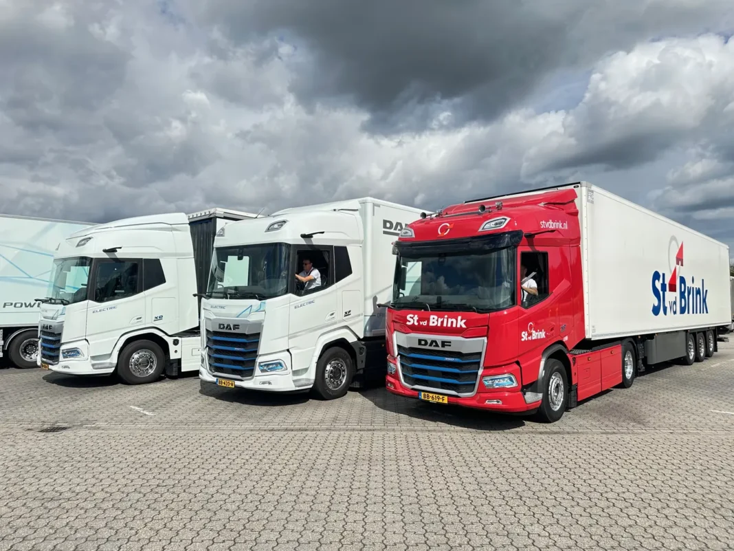 Dopo aver fatto da battistrada in Europa, con l’introduzione nel 2018 di un’offerta di prodotto completa di elettrici a batteria, DAF presenta la nuova generazione di BEV delle gamme XB, XD, e XF.