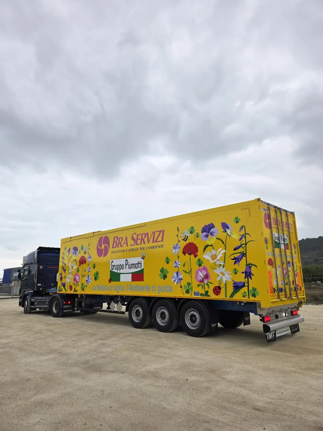 Da una collaborazione tra il produttore di veicoli industriali TMT International, l'azienda leader nei servizi di raccolta e smaltimento dei rifiuti Bra Servizi e l'allestitore G.M.F. Oleodinamica è nato un nuovo semirimorchio dedicato ed ispirato alla natura, che verrà presentato ad Ecomondo, la fiera dedicata alla green e circular economy.
