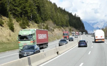 I primi nove mesi del 2025 si sono rivelati difficili per i mezzi di trasporto nella UE, con un calo significativo delle immatricolazioni di veicoli commerciali leggeri e di camion nei mercati chiave dell’Unione.