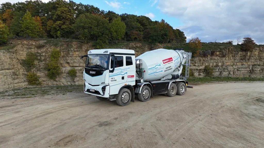 Nelle ultime settimane prima della cerimonia di premiazione dell’International Truck of the Year (ITOY) 2026, prevista per il 19 novembre al Solutrans di Lione, il Salone francese del veicolo industriale e della carrozzeria, s’intensificano le attività della giuria di giornalisti per i test di valutazione su strada dei canditati al titolo.