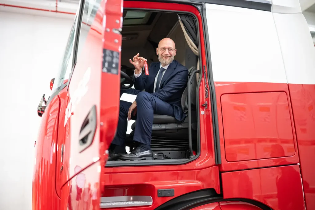 Il Gruppo Arcese, operatore logistico leader di settore in Italia e fra i principali player a livello mondiale con 3.500 addetti e 100 sedi, e Cartiere del Garda