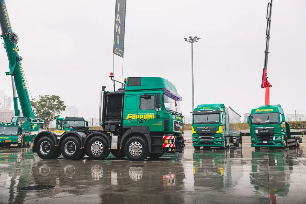 Sabato 4 Ottobre la Fratelli Foppiani Trasporti è diventata la prima azienda italiana a ricevere e a schierare nella propria flotta i nuovi camion elettrici MAN, ordinati alla fine del 2023.