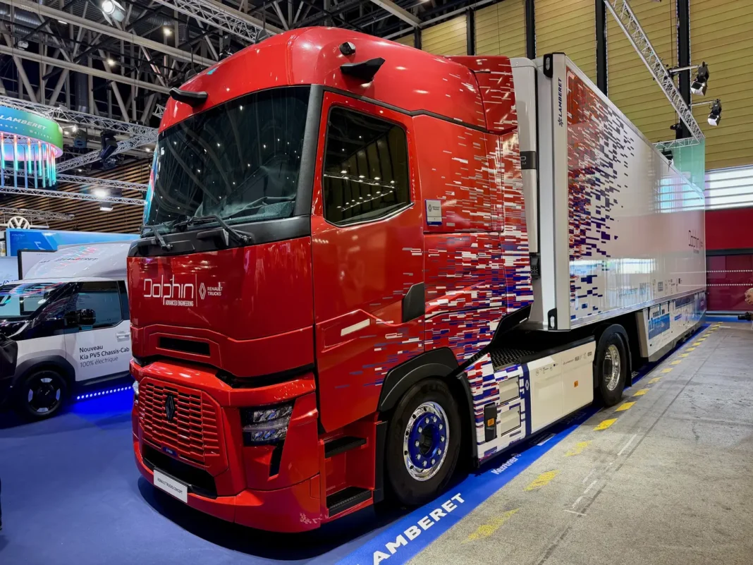 L’allestitore francese Lamberet, che è uno dei principali player europei nel campo delle furgonature frigorifere per i commerciali leggeri, i veicoli industriali e i semirimorchi, ha presentato un ampio ventaglio di innovazioni alla recente edizione del Salone del veicolo industriale e della carrozzeria di Lione (Solutrans).