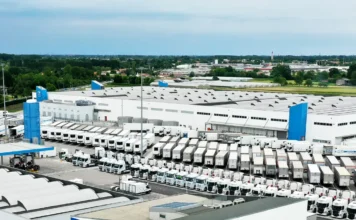 Buone notizie sul fronte delle immatricolazioni in Italia di camion oltre le 3,5 tonnellate, veicoli trainati e autobus. A ottobre è proseguito il trend positivo evidenziatosi nel mese precedente: gli autocarri e i trainati registrano, infatti, un rialzo a doppia cifra, mentre gli autobus contengono la crescita all’8%.