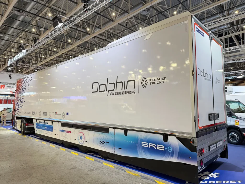 L’allestitore francese Lamberet, che è uno dei principali player europei nel campo delle furgonature frigorifere per i commerciali leggeri, i veicoli industriali e i semirimorchi, ha presentato un ampio ventaglio di innovazioni alla recente edizione del Salone del veicolo industriale e della carrozzeria di Lione (Solutrans).