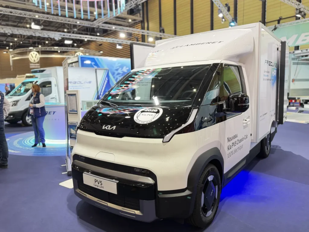 L’allestitore francese Lamberet, che è uno dei principali player europei nel campo delle furgonature frigorifere per i commerciali leggeri, i veicoli industriali e i semirimorchi, ha presentato un ampio ventaglio di innovazioni alla recente edizione del Salone del veicolo industriale e della carrozzeria di Lione (Solutrans).