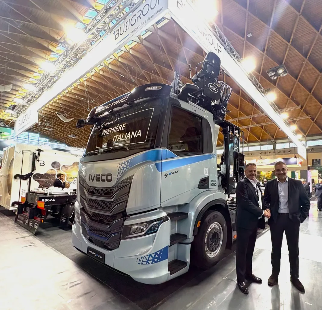 Due le importanti novità di prodotto presentate da Iveco, in collaborazione con due allestitori specializzati, alla 28esima edizione di Ecomondo, il Salone di Rimini focalizzato sulle soluzioni green e sull’economia circolare.