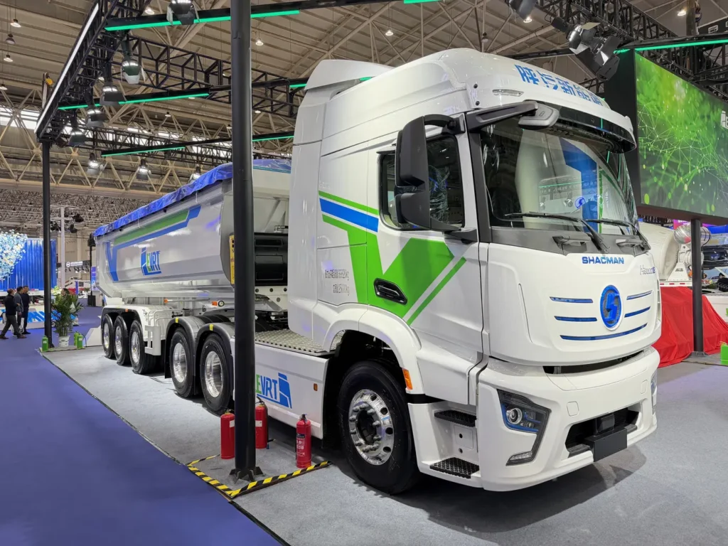 As a high-tech country, China is rapidly transitioning to alternative traction systems in order to decarbonise road transport.

The latest evidence comes from data on medium and heavy truck registrations, as well as from the latest Wuhan Commercial Vehicle Show (CCVS). The growth of alternative drivelineshas been impressive over the last two or three years.