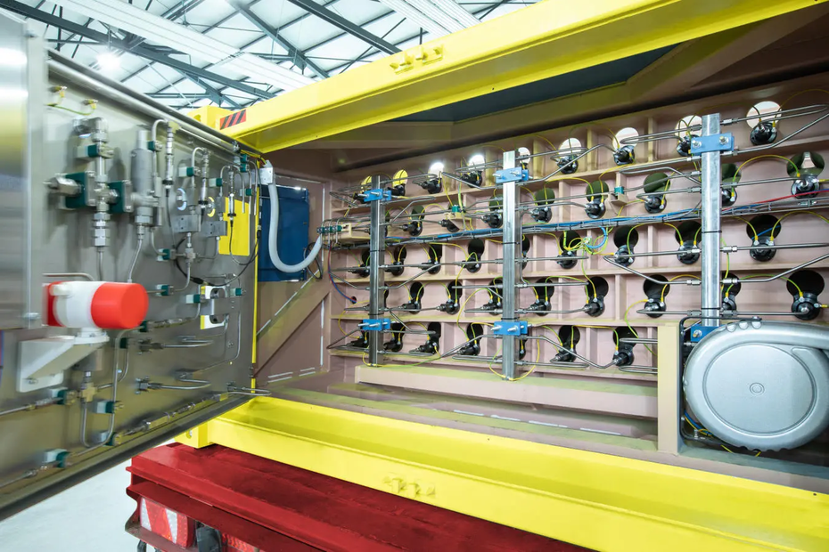 Si chiama H2Tainer il nuovo container mobile sviluppato da Voestalpine Tubulars e Innofreight, che consente il trasporto intermodale, efficiente e sicuro dell'idrogeno.