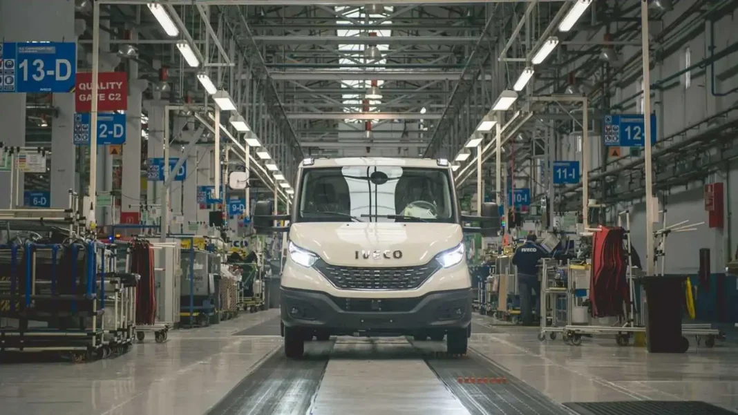 Presso lo stabilimento Iveco di Valladolid, Comau, azienda torinese specializzata nell'automazione industriale, ha installato la propria piattaforma in.Grid Robot Monitoring, dedicata al supporto della strategia di digitalizzazione industriale dello stabilimento.
