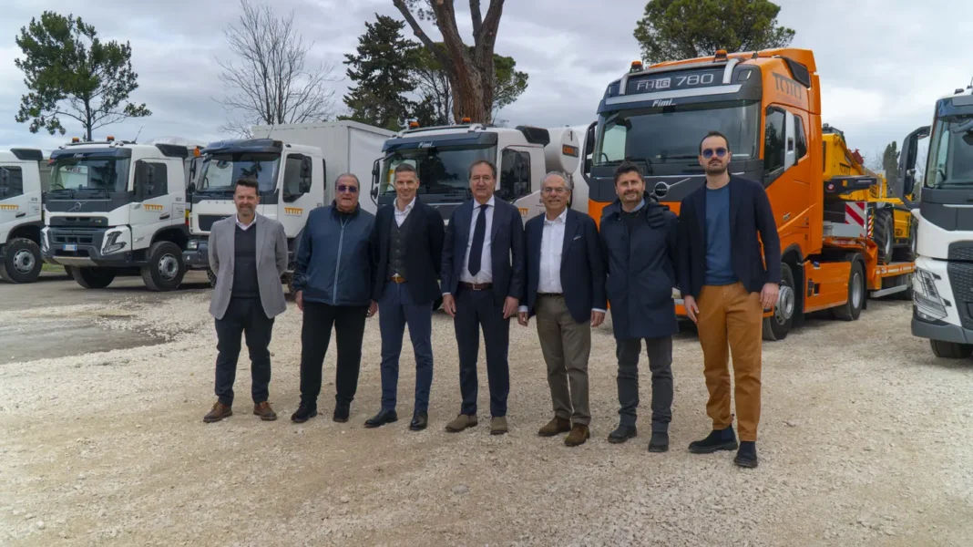 Toto Costruzioni Generali (TCG) di Chieti ha sottoscritto un ordine per 52 camion di Volvo Trucks destinati ai principali cantieri presenti sul territorio nazionale, dalla Sicilia alla Lombardia.