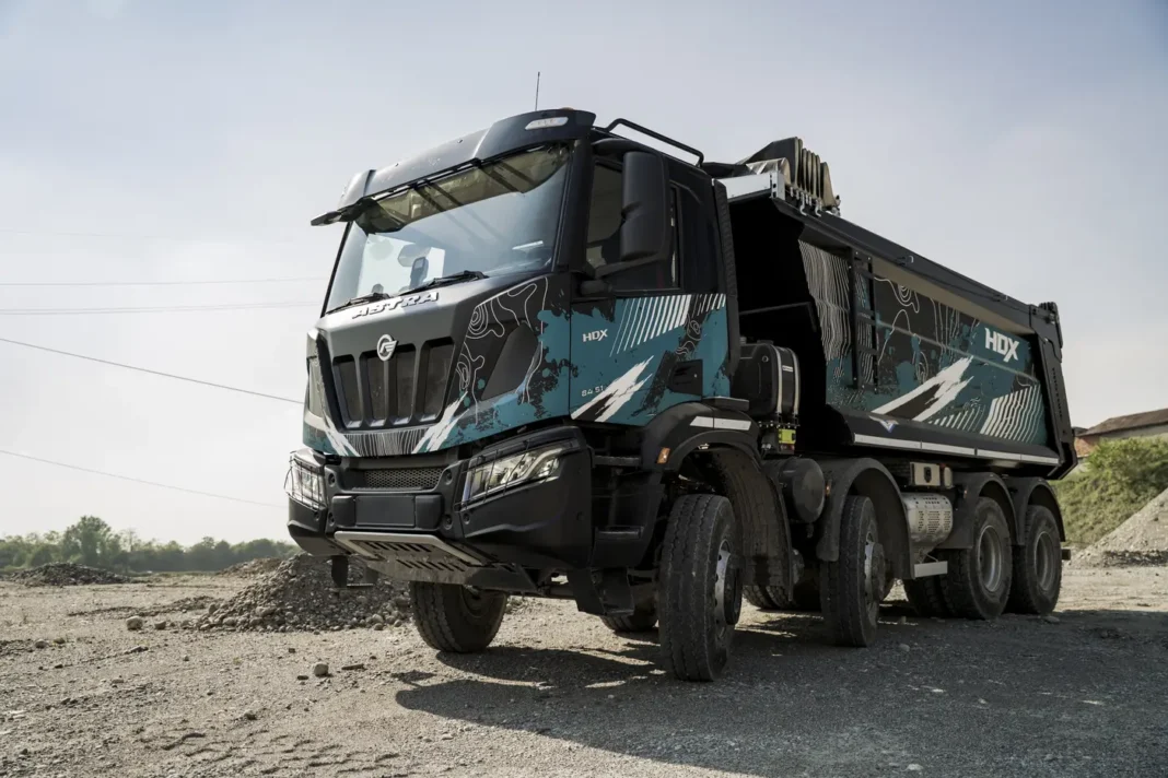 Astra, acronimo di Anonima Sarda Trasporti, celebra quest’anno gli ottant’anni d’attività nella progettazione e produzione di veicoli heavy-duty per missioni di trasporto offroad.