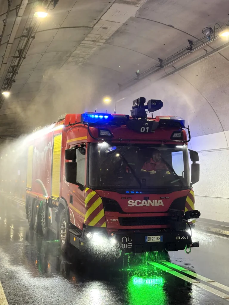 Si chiama Artemis, come la divinità greca simbolo di protezione e determinazione, il veicolo antincendio e di soccorso per tunnel allestito dallo specialista BAI (Brescia Antincendi International) su telaio Scania L 360, entrato in servizio presso la società di gestione del Traforo del Monte Bianco (TMB-GEIE). 