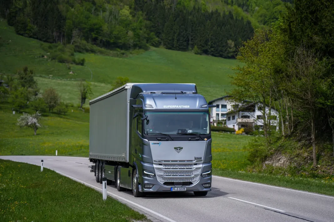 Le Case costruttrici cinesi stanno arrivando in massa sui mercati europei con proposte che riguardano anche segmenti altamente competitivi e ‘affollati’, come quello dei pesanti stradali a trazione elettrica.