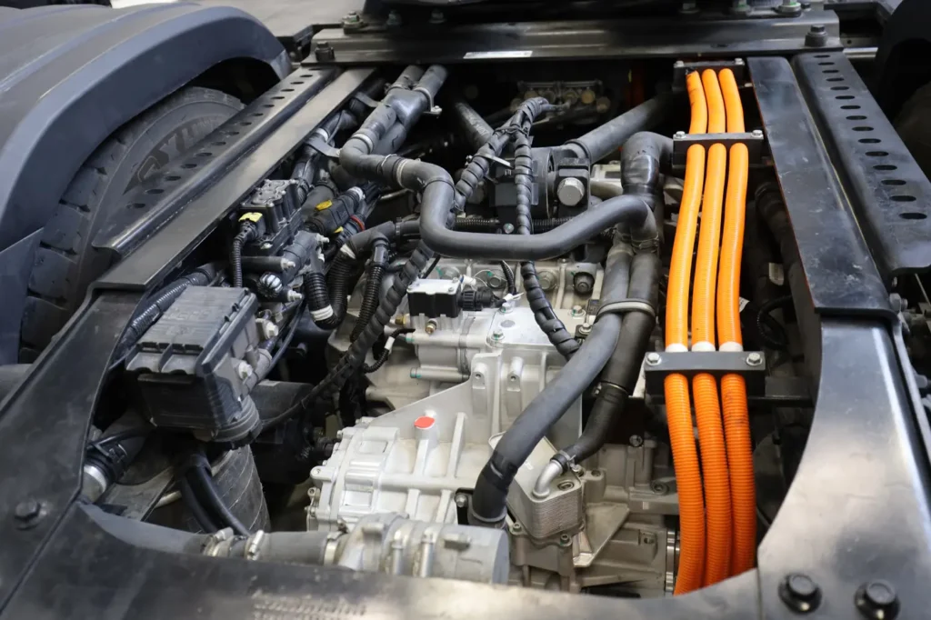 Le Case costruttrici cinesi stanno arrivando in massa sui mercati europei con proposte che riguardano anche segmenti altamente competitivi e ‘affollati’, come quello dei pesanti stradali a trazione elettrica. 