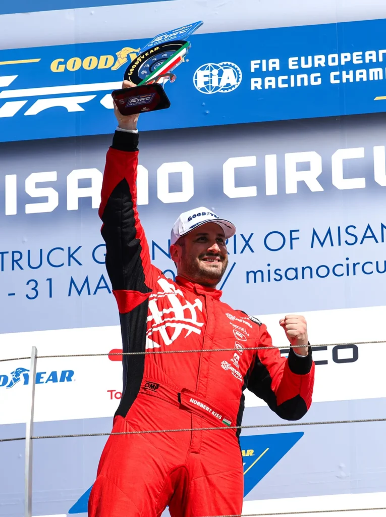 Una grande folla di appassionati di camion – sono stati oltre 40mila i visitatori durante l’ultimo week end di maggio – ha fatto da cornice sul Misano World Circuit Marco Simoncelli di Misano Adriatico (Rimini) alla prima gara del Goodyear FIA European Truck Racing Championship, il campionato europeo dedicato ai mezzi pesanti. 