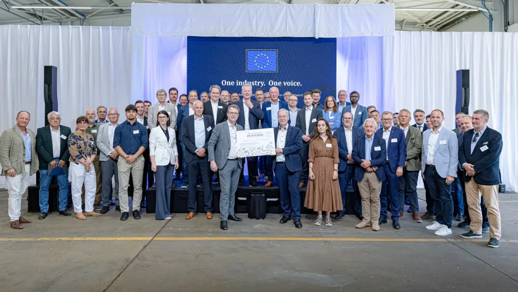 La normativa europea 2024/1610 sulla riduzione delle emissioni di CO2 non fa dormire sonni tranquilli ai CEO delle principali Case costruttrici di rimorchi e semirimorchi.