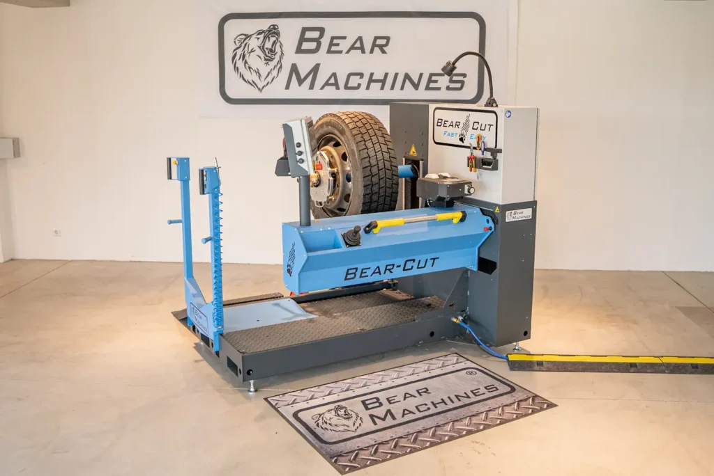 Bear Machines, società tedesca specializzata nella realizzazione di macchine semi-automatiche per la riscolpitura degli pneumatici di mezzi industriali, autobus e semirimorchi, è sbarcata sul mercato italiano. 