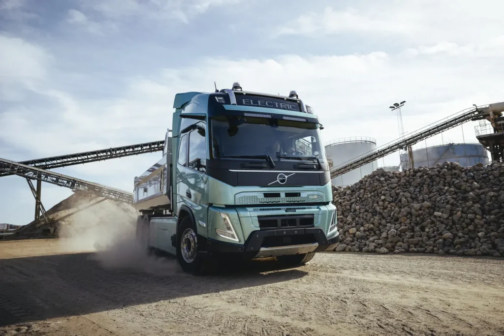 Alla prossima edizione del Salone del veicolo industriale di Hannover (IAA Transportation), la Casa svedese presenterà l’intera gamma di camion, tecnologie e servizi per offrire valore aggiunto alle aziende di trasporto, massimizzando il ritorno sull’investimento e l’efficienza operativa. 